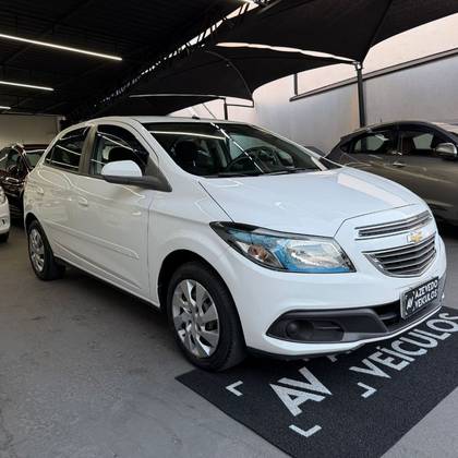 CHEVROLET ONIX 1.4 MPFI LT 8V FLEX 4P MANUAL CHEVROLET ONIX 1.4 MPFI LT 8V FLEX 4P MANUAL